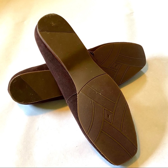 Elegant Array brown suede flats - super comfy - Picture 4 of 5